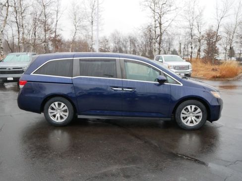 Used 2016 Honda Odyssey SE image 4