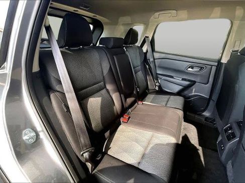 Certified 2025 Nissan Rogue SV FWD image 20