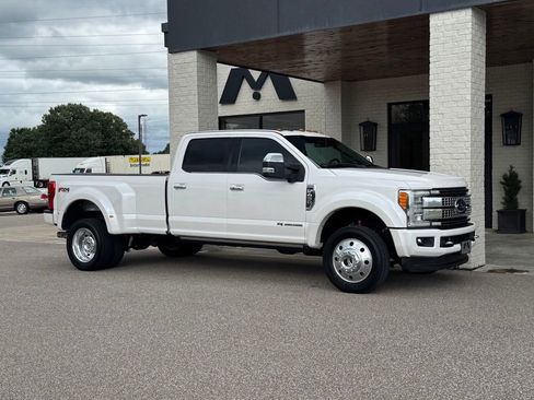 Used 2017 Ford F450 Platinum w/ Platinum Ultimate Package AWD/4WD image 20