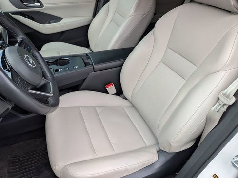 Certified 2023 Nissan Rogue SV w/ SV Premium B Package FWD image 32