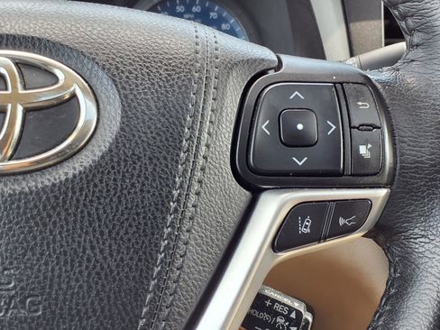 Used 2020 Toyota Sienna XLE FWD image 17