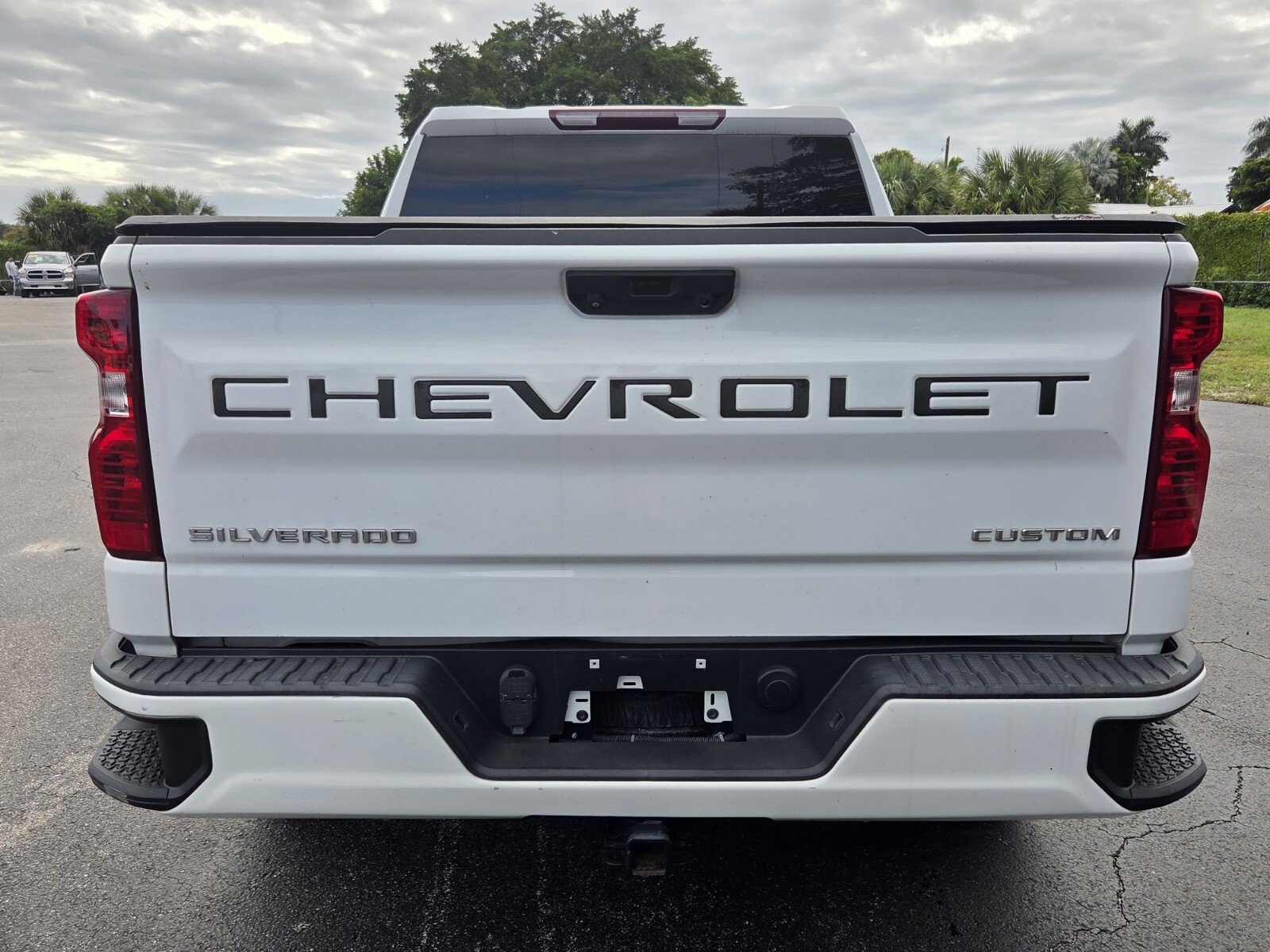 Used 2023 Chevrolet Silverado 1500 Custom RWD image 4