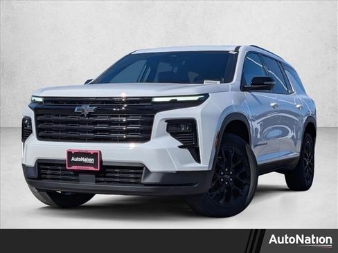 New 2026 Chevrolet Traverse LT image 1