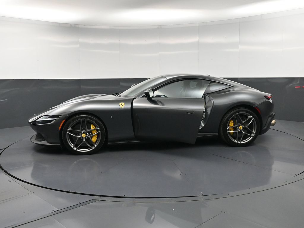 Used 2022 Ferrari Roma RWD image 37