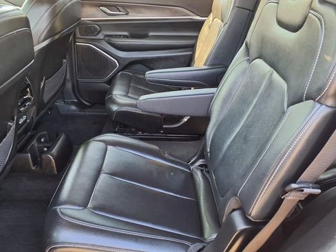 Used 2021 Jeep Grand Cherokee L Limited AWD/4WD image 15