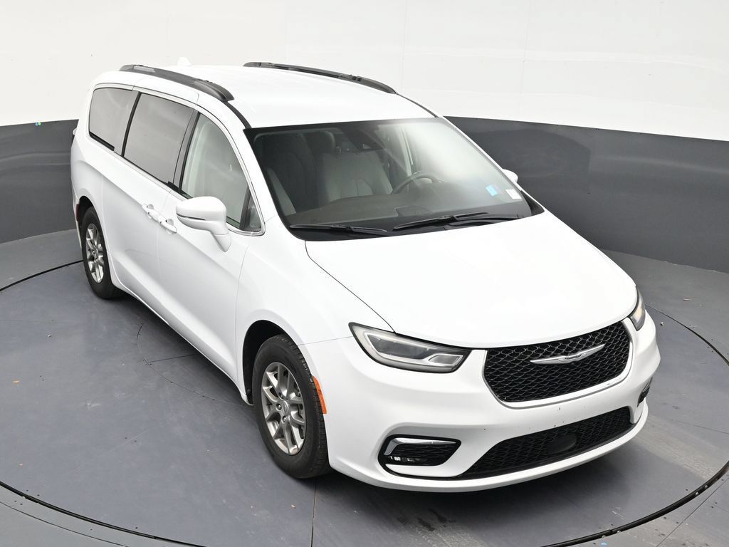 Used 2021 Chrysler Pacifica Touring FWD image 17