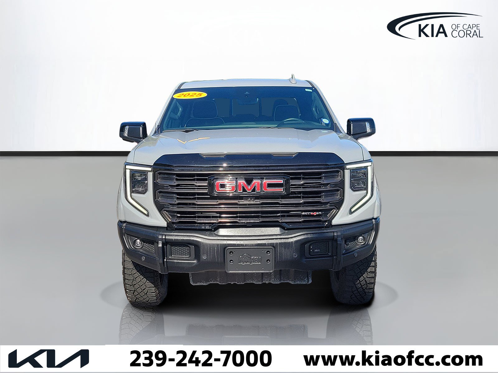 Used 2025 GMC Sierra 1500 AT4X AWD/4WD image 2