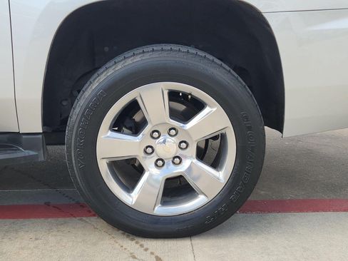 Used 2020 Chevrolet Suburban LT RWD image 34