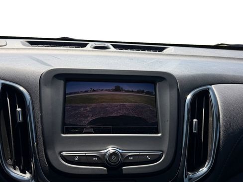 Used 2023 Chevrolet Equinox RS FWD image 19
