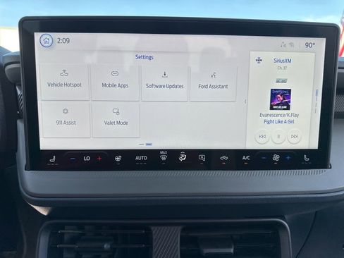 New 2025 Ford Maverick XLT w/ XLT Luxury Package image 36