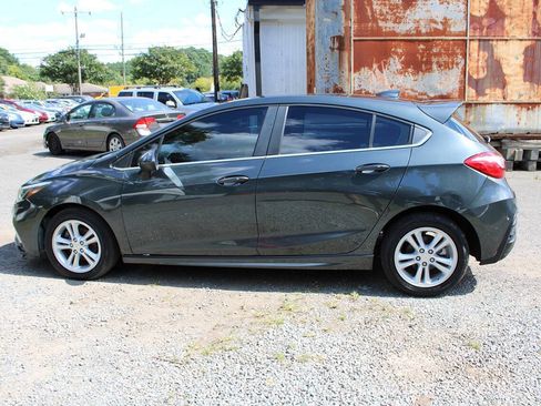 Used 2018 Chevrolet Cruze LT w/ Convenience Package image 12