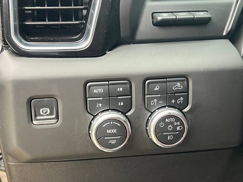 Used 2025 GMC Sierra 1500 Denali Ultimate AWD/4WD image 29