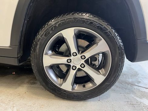 Used 2022 Jeep Grand Cherokee Limited 4xe w/ Luxury Tech Group II image 10