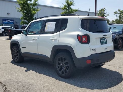Certified 2022 Jeep Renegade Altitude AWD/4WD image 6