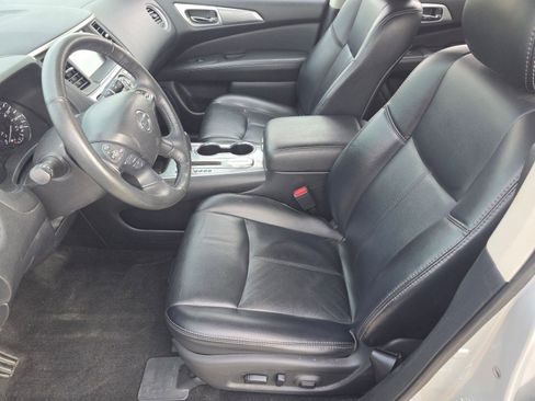 Used 2019 Nissan Pathfinder SL image 5