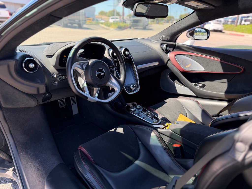 Used 2022 McLaren GT RWD image 7
