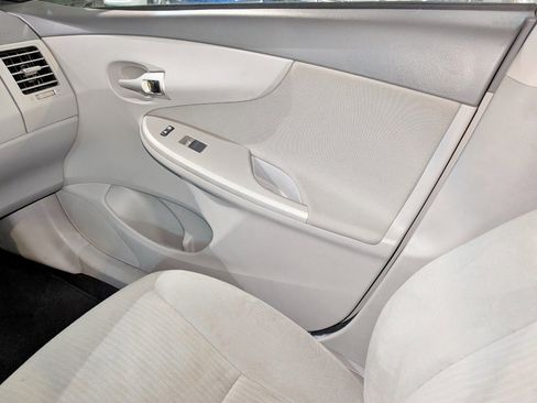 Used 2010 Toyota Corolla LE image 33