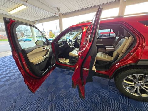 Used 2021 Ford Explorer Limited w/ Equipment Group 301A image 23