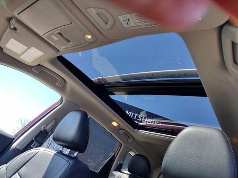 Used 2019 Nissan Rogue SL w/ Premium Package image 5