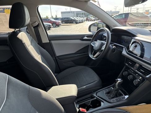 Used 2023 Volkswagen Taos SE FWD image 19