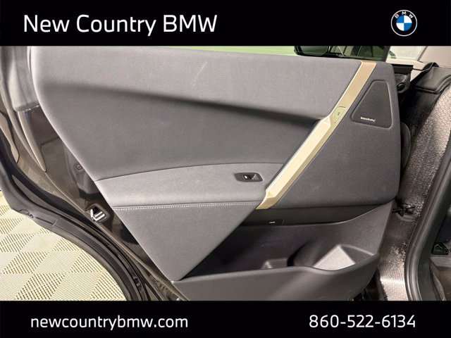 Used 2023 BMW iX xDrive50 w/ Sport Package AWD/4WD image 15