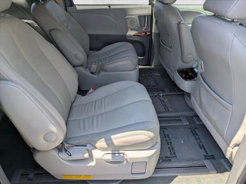 Used 2014 Toyota Sienna XLE w/ XLE Premium Package AWD/4WD image 19