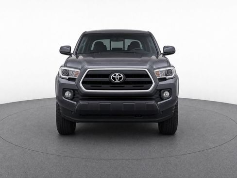 Used 2017 Toyota Tacoma SR5 w/ Tow Package AWD/4WD image 7