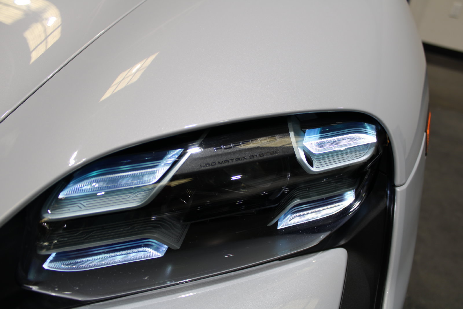 Used 2021 Porsche Taycan Turbo AWD/4WD image 7
