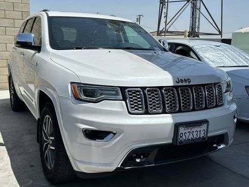 Certified 2021 Jeep Grand Cherokee Overland AWD/4WD image 3