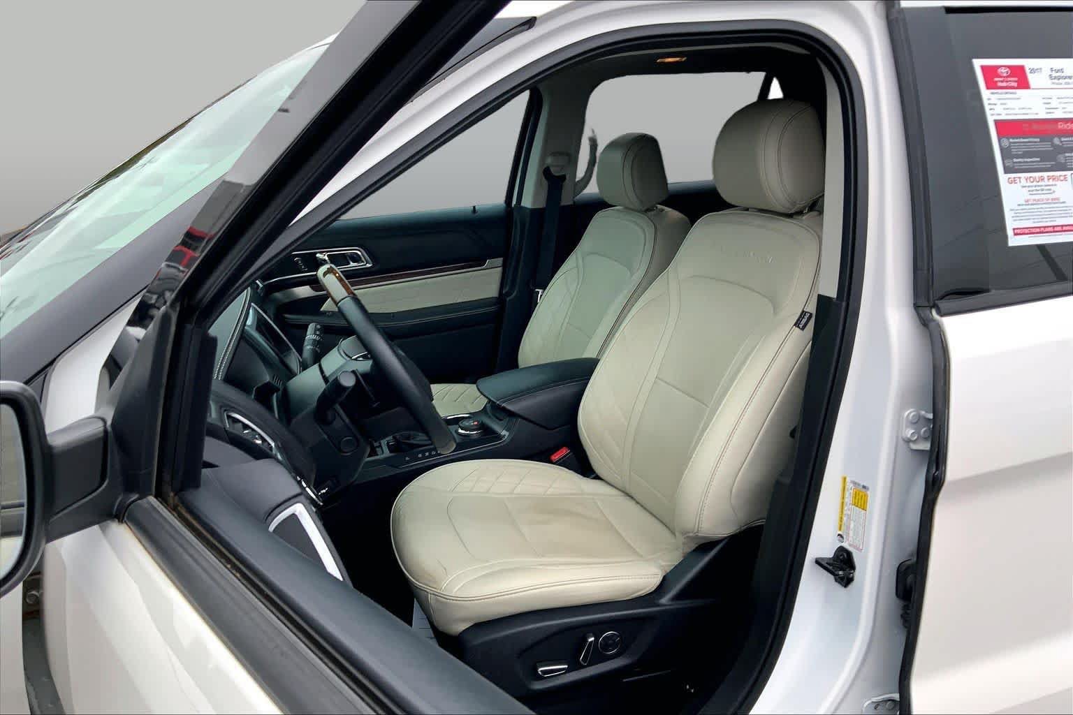 Used 2017 Ford Explorer Platinum AWD/4WD image 8