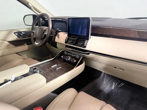 Used 2019 Lincoln Navigator Reserve w/ Cargo Package AWD/4WD image 10