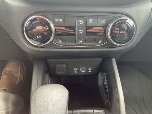 Certified 2023 Chevrolet TrailBlazer LT w/ Convenience Package AWD/4WD image 17