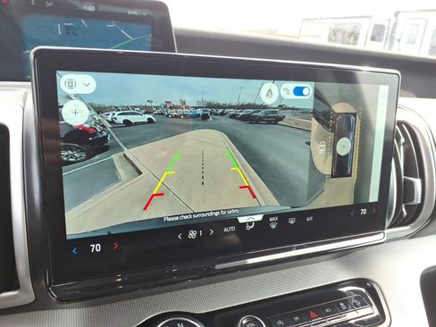 Used 2025 Ford Expedition Active image 16