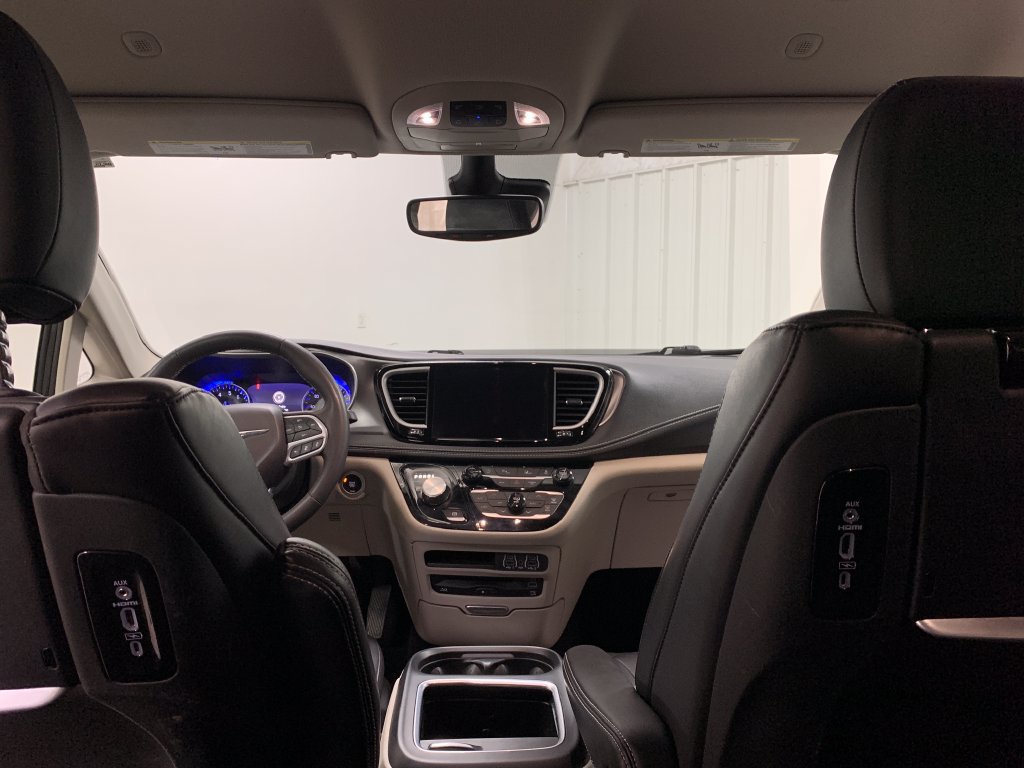 Used 2023 Chrysler Pacifica Touring-L w/ Uconnect Theater Family Group AWD/4WD image 23