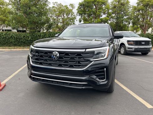 Used 2024 Volkswagen Atlas Cross Sport SEL R-Line AWD/4WD image 5