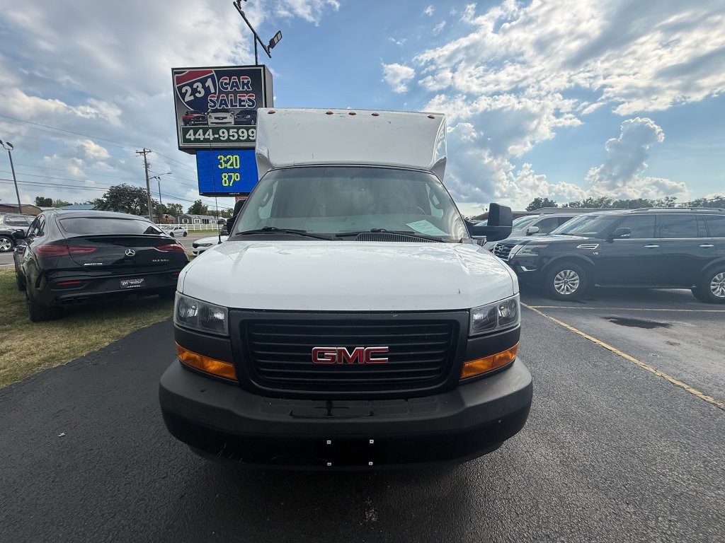 Used 2020 GMC Savana 3500 Extended w/ Driver Convenience Package RWD image 8