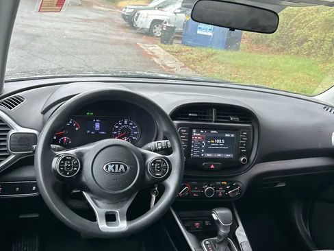 Used 2020 Kia Soul LX image 7