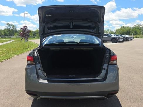 Used 2024 Nissan Versa SV FWD image 10