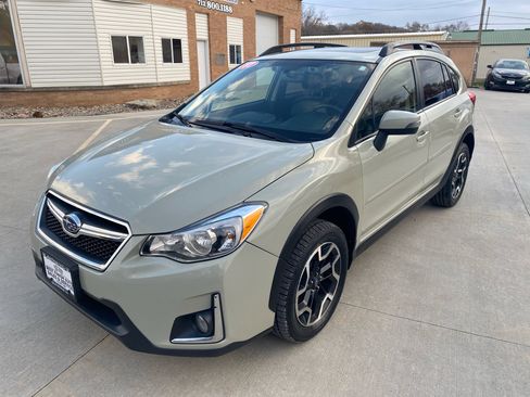 Used 2017 Subaru Crosstrek 2.0i Limited image 2