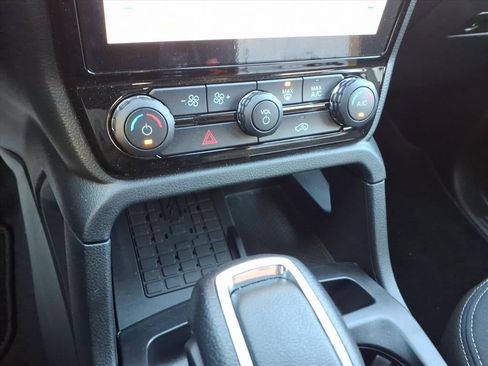 Used 2024 Ford Ranger XLT w/ FX4 Off-Road Package image 3