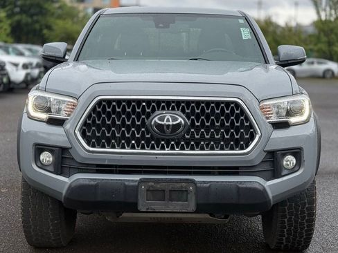 Used 2019 Toyota Tacoma TRD Off-Road w/ Technology Package AWD/4WD image 8