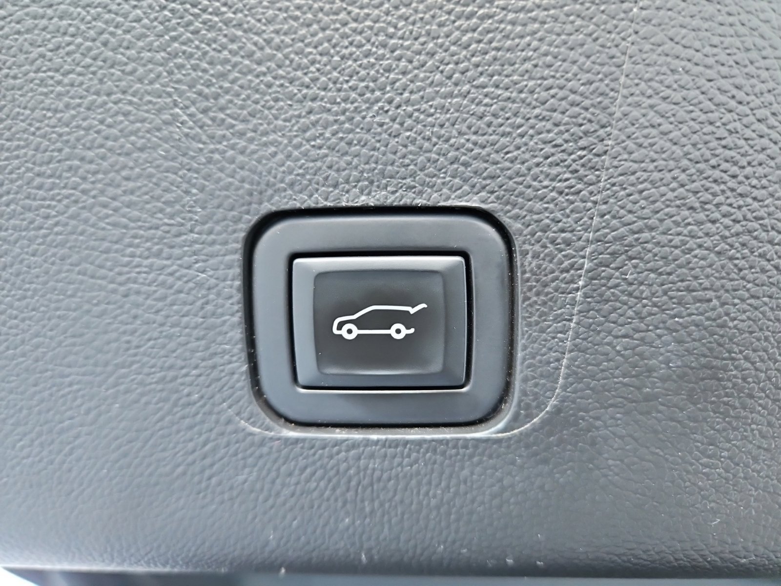 Used 2021 Chevrolet Traverse LT w/ LT Premium Package FWD image 20