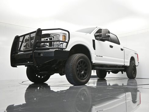Used 2019 Ford F250 XLT AWD/4WD image 35