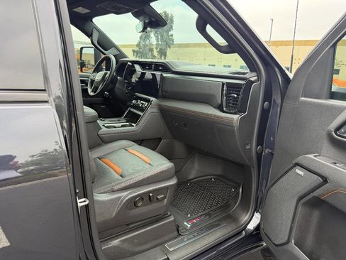 Used 2024 GMC Sierra 2500 AT4 w/ AT4 Premium Plus Package AWD/4WD image 14
