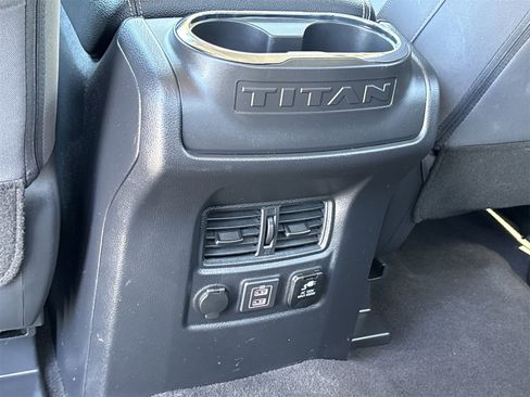 Used 2024 Nissan Titan SV w/ SV Convenience Package image 11