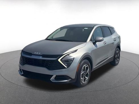 Used 2025 Kia Sportage LX image 7