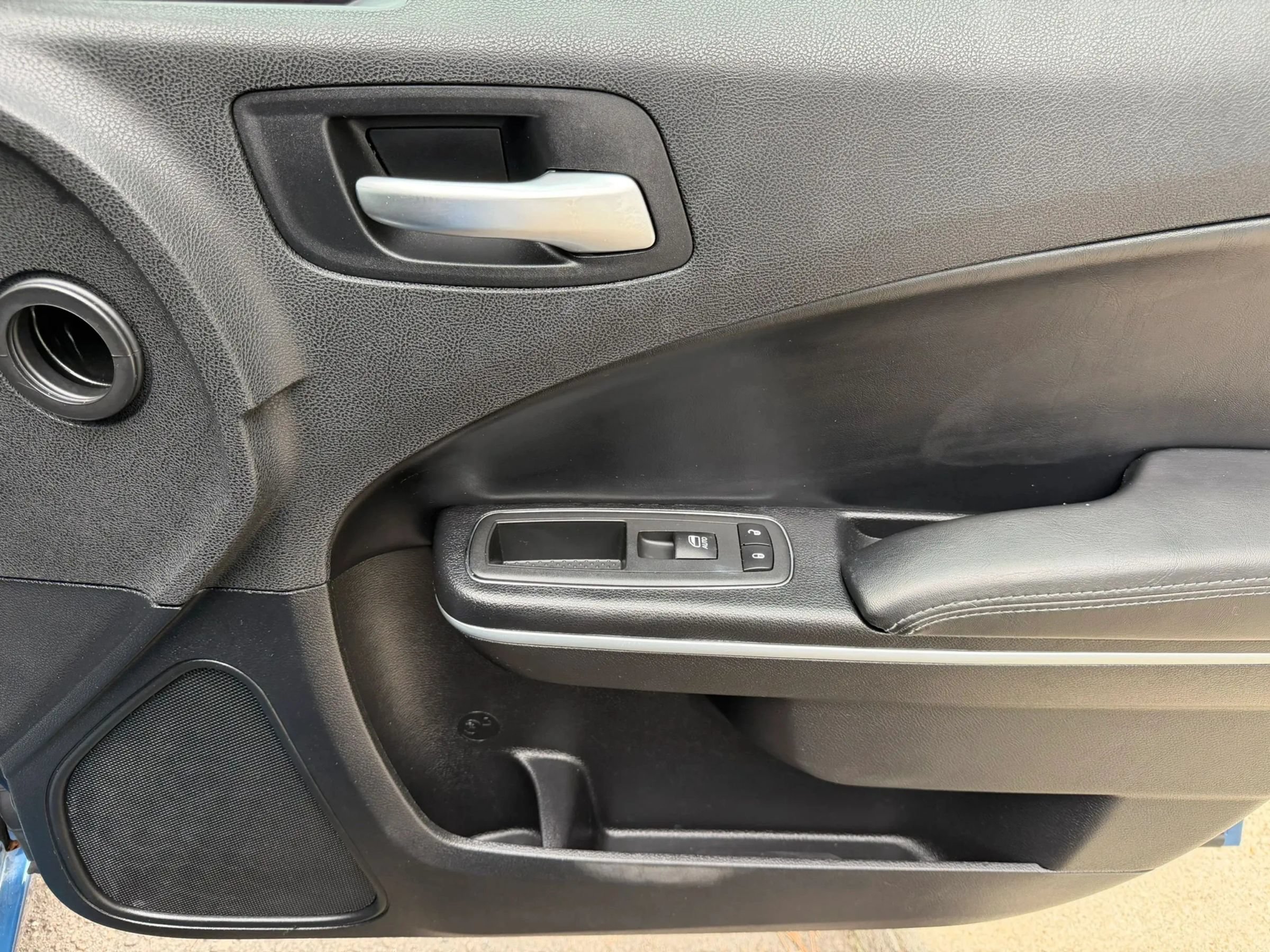 Used 2021 Dodge Charger SXT w/ Leather Interior Group RWD image 8