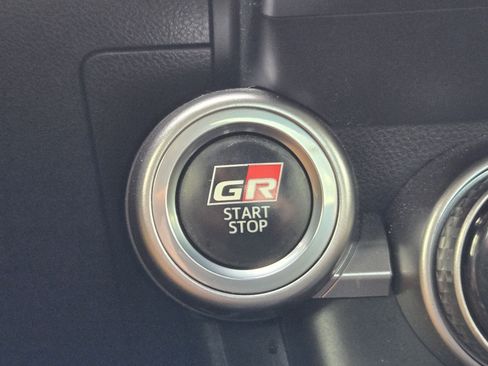Used 2022 Toyota GR86 Premium RWD image 26