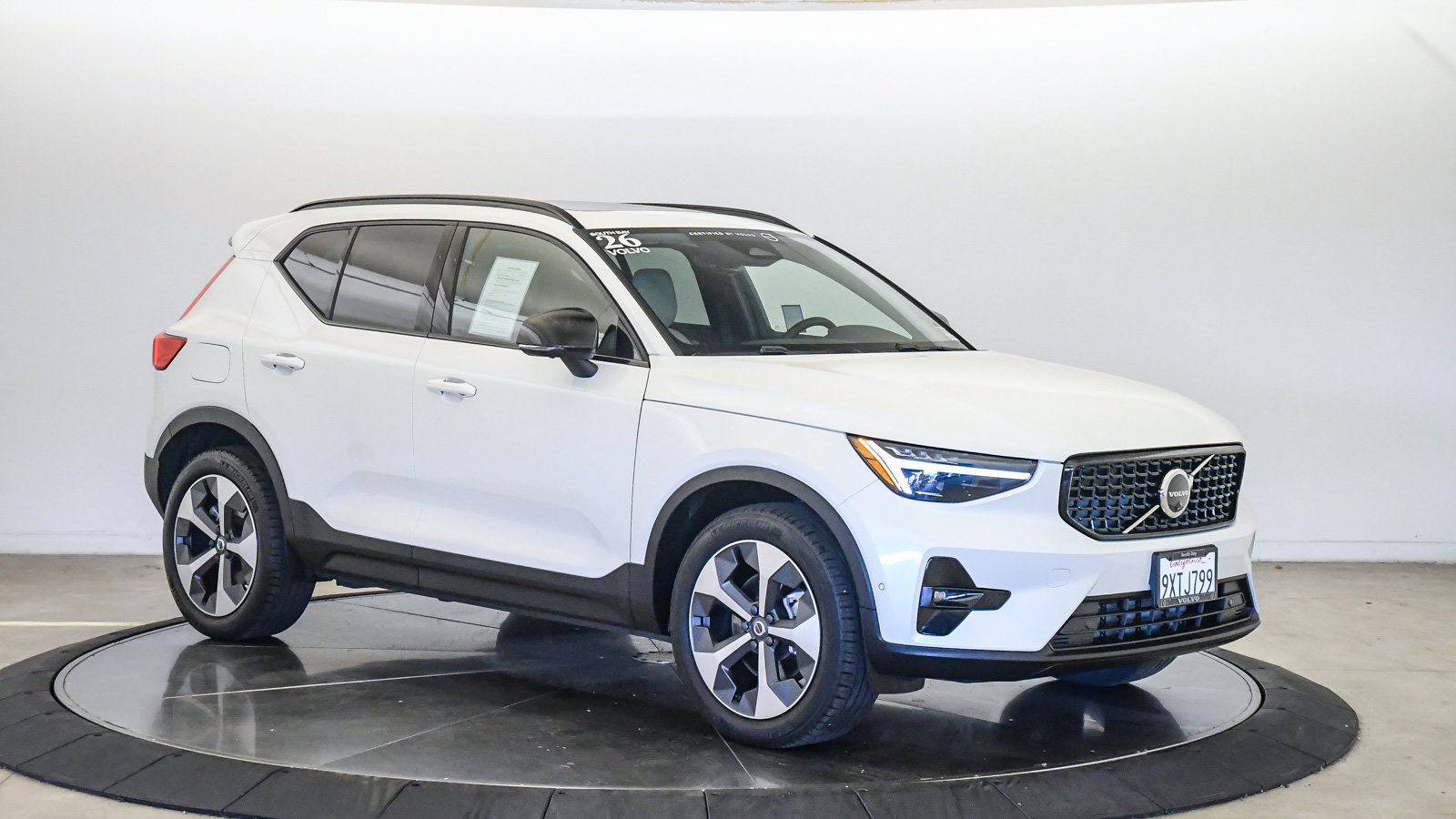 Used 2026 Volvo XC40 B5 Plus w/ Protection Package Premier AWD/4WD image 6