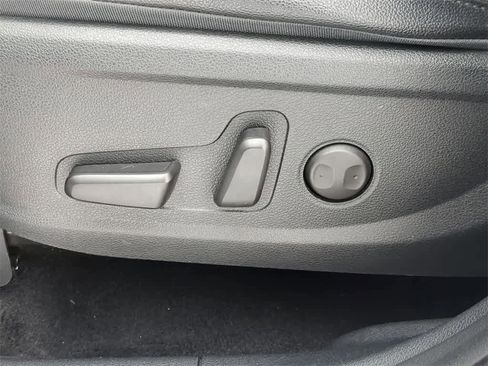 Used 2019 Hyundai Santa Fe Limited image 17